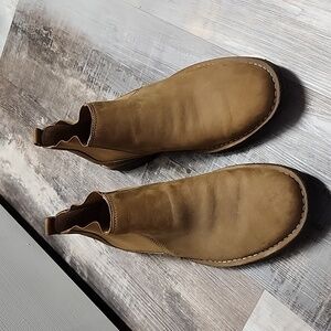 Mens slip on suede like boot